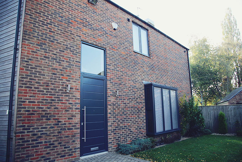 Howards (Angle Door)